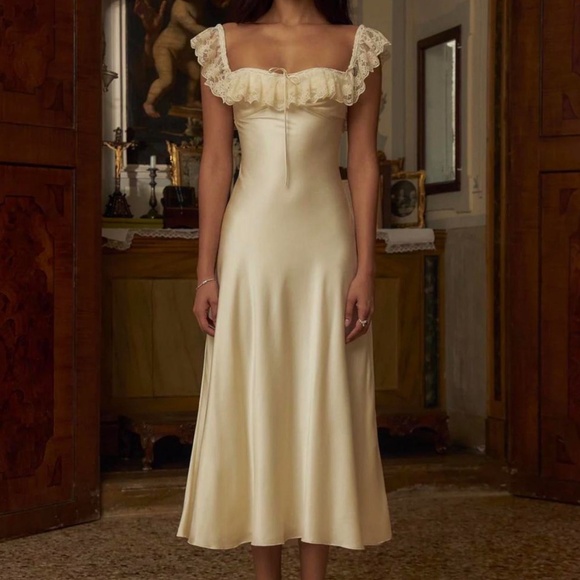 Mirror Palais Sonata Lady Length Dress in Crème - Picture 3 of 5
